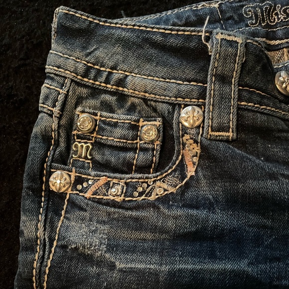 💜Miss Me Capris💜 - Picture 6 of 7